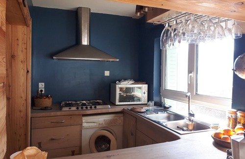 Puy-Sanieres House | Holiday Home "Charmante Maison Familliale Lac" with Lake View & Private Garden