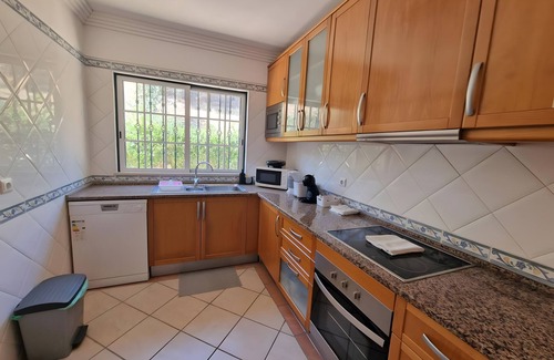 Santa Eulalia House | Holiday Home 'Charming Albufeira' with Shared Pool, Wi-Fi and Air Conditioning