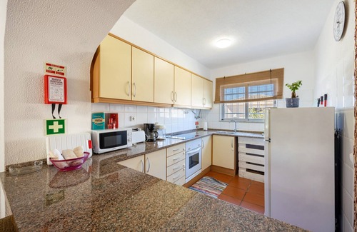 Sagres House | Holiday Home 'Chiringuito House - Suites' with Pool, Garden, Terrace & Wi-Fi