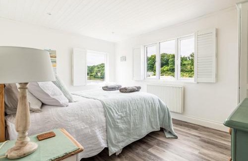 Lerryn House | Holiday Home Cobble Cottage by Interhome