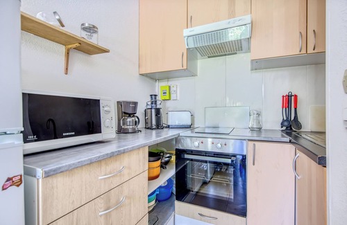 Hourtin Port House | Holiday Home - Comfortable Chalet in Pedestrian Residence with Garden & Parking