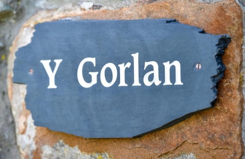 Garn Fadryn House | Holiday Home Corlan Wnadl by Interhome