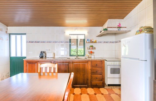 Santiago do Cacem House | Holiday Home 'Costa Vicentina' with Private Terrace, Private Garden and Wi-Fi
