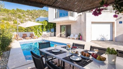 Rogoznica Villa | Holiday home D&D RESIDENCE