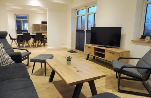 Oesterwurth House | Holiday Home 'Dat Rode Huus' with Private Terrace, Private Garden and Wi-Fi