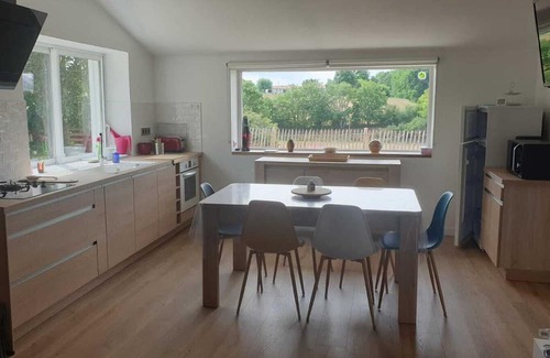 Notre-Dame-de-Sanilhac House | Holiday Home 'De Peyrinet' with Private Terrace, Garden and Air Conditioning