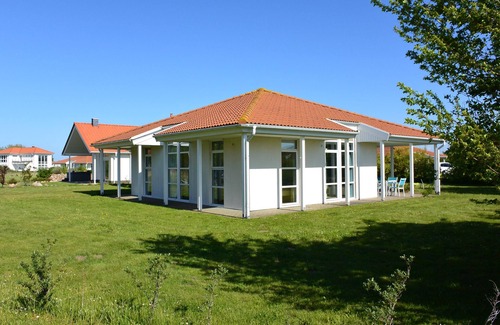 Trent House | Holiday home on the Baltic Sea, near the beach, sauna, whirlpool and barbecue hut