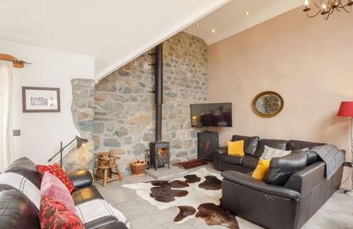 Garn Fadryn House | Holiday Home Deri'r Mynach by Interhome