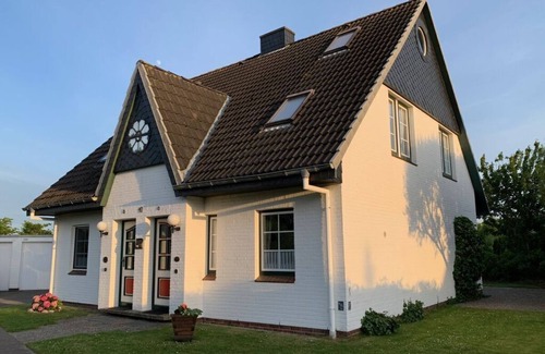 Friedrichskoog-Spitze Apartment | Holiday home dike grass
