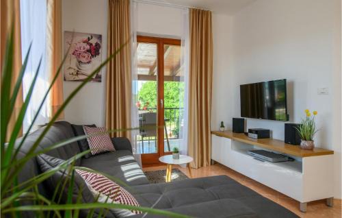 Rebici House | Holiday Home Dobrani Cr