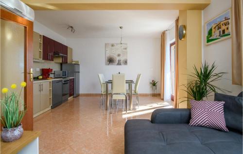 Rebici House | Holiday Home Dobrani Cr
