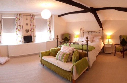 Dolgellau House | Holiday Home Eagles Head by Interhome