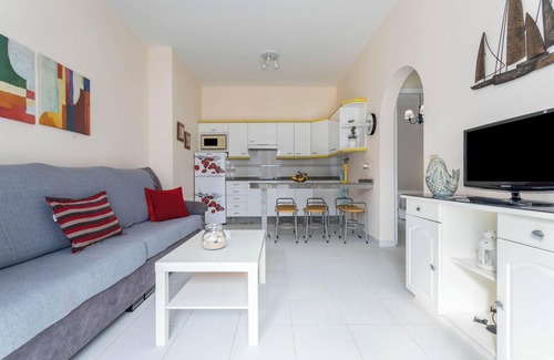 Caleta de Sebo House | Holiday Home "El Sombrerito 2" with Sea View, Terrace & Wi-Fi