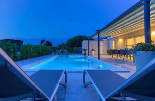 Vrh Villa | Holiday Home Elegant
