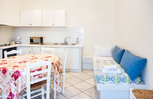 Glinado House | Holiday Home 'Elysium' with Sea View, Wi-Fi and Air Conditioning