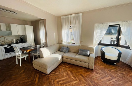 Idar-Oberstein House | Holiday Home 'Ferienwohnung im Zentrum' with Mountain View and Wi-Fi