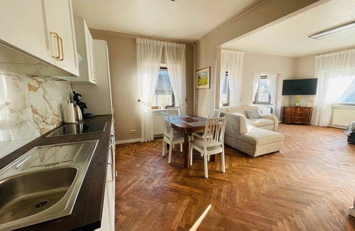 Idar-Oberstein House | Holiday Home 'Ferienwohnung im Zentrum' with Mountain View and Wi-Fi