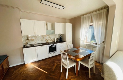 Idar-Oberstein House | Holiday Home 'Ferienwohnung im Zentrum' with Mountain View and Wi-Fi