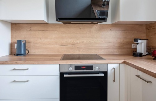 Ebringen Apartment | Holiday Home 'Ferienhaus Ebringen' with Private Terrace, Balcony and Wi-Fi