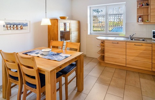Borkum House | Holiday Home 'Ferienhaus Inselliebe' with Private Terrace, Private Garden and Wi-Fi