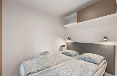 Dolni Pocernice House | Holiday Home Florida by Interhome