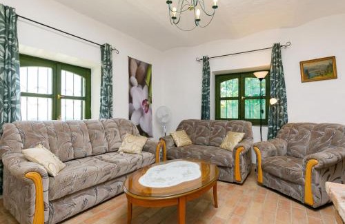 Salfold House | Holiday Home Fokas - ABR123 by Interhome