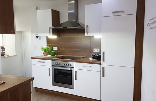 Plutscheid House | Holiday home for sole use, garden sauna, outdoor whirlpool, WLAN, play barn