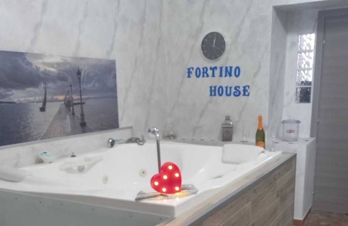 Monte Po-Nesima-San Leone-Rapisardi House | Holiday Home "Fortino House" with Mountain View, Whirlpool, A/C & Wi-Fi