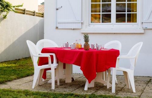La Bernerie-en-Retz House | Holiday Home Remagy by Interhome