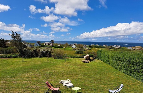 Lampaul-Plouarzel House | Holiday Home in Brittany with Sea View