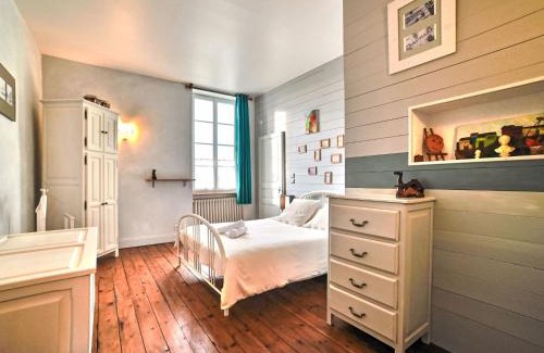 Le Chateau-d'Oleron House | Holiday Home Ularius by Interhome