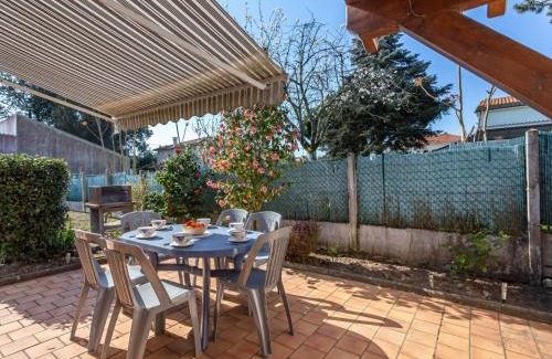 Meschers-sur-Gironde House | Holiday Home Résidence Les Lauriers by Interhome