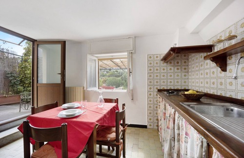 Artallo House | Holiday Home "Giromina" with Mountain View, Private Garden & Wi-Fi