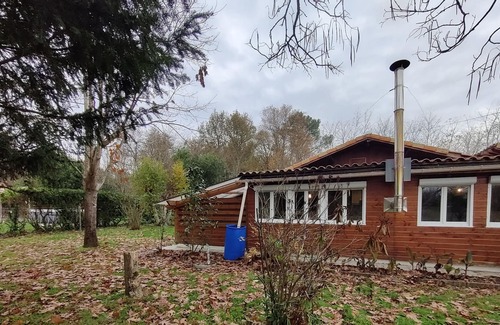 Begadan House | Holiday Home 'Grand Chalet médocain de Bégadan' with Private Terrace & Wi-Fi