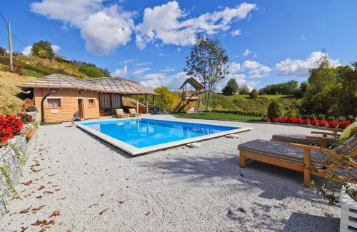 Ivanec House | Holiday Home Grga with Jacuzzi and Swimming Pool