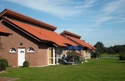 Haren House | Holiday Home 'Gut Düneburg' with Lake View, Private Terrace and Wi-Fi
