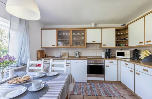 Stangheck House | Holiday Home 'Hansen' with Nature View, Garden & Wi-Fi