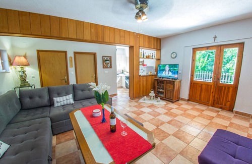 Slipcici House | Holiday Home Harmony