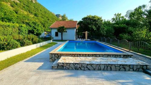 Slipcici House | Holiday Home Harmony
