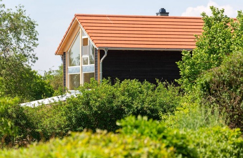 Neukalen House | Holiday Home 'Haus An Der Peene' with Private Terrace, Private Garden and Wi-Fi