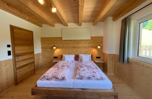 Bruck an der Grossglocknerstrasse House | Holiday Home Hettegg Lehen by Interhome
