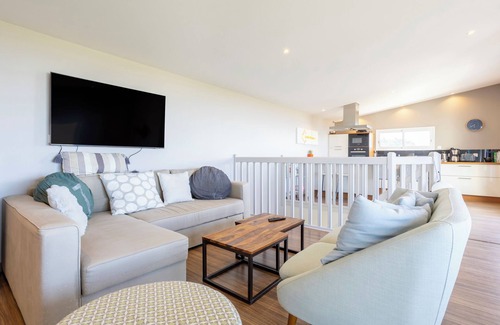 Guilvinec House | Holiday Home 'Horizon - 3 Ch - 100m Plage' with Sea View, Private Terrace and Wi-Fi