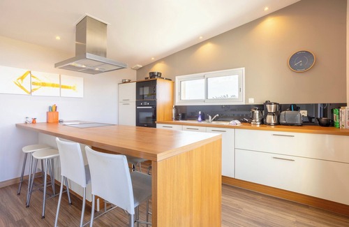 Guilvinec House | Holiday Home 'Horizon - 3 Ch - 100m Plage' with Sea View, Private Terrace and Wi-Fi