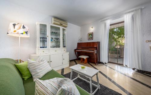 Rakalj House | Holiday Home House Istria