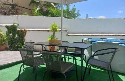 Cervantes House | Holiday Home 'House with Garden, Parking' with Mountain Views and Air Conditioning