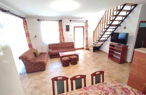 Balatonmariafurdo House | Holiday home with pool, internet and air conditioning
