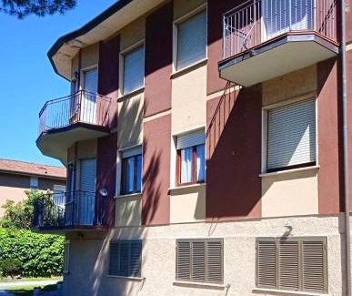 Marina di Massa Apartment | Holiday Home Il Pontile in Marina di Massa, apartments with private outdoor area, just 400 meters from the sea