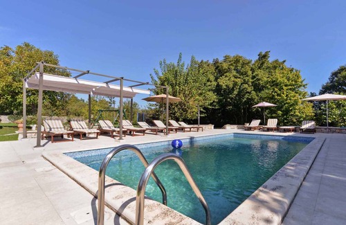 Rojnici House | Holiday home in a quiet location with an outdoor pool