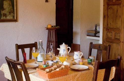 Alajar House | Holiday Home in Alájar with Pool & Donkey Tours