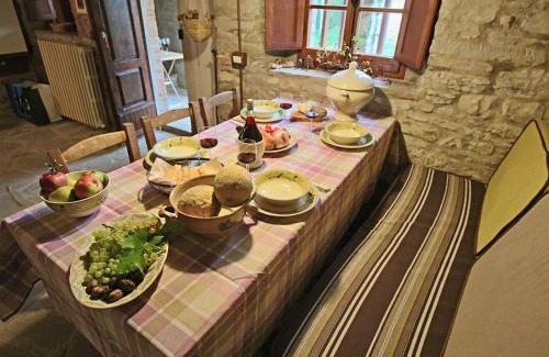 Apecchio House | Holiday Home in Apecchio with Pool & Terrace